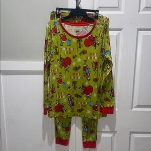 The Grinch Christmas Pajama Set Green and Red Size large